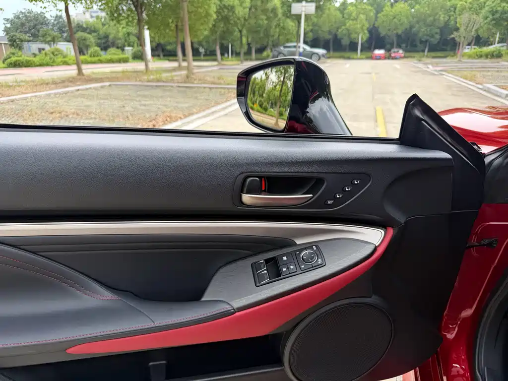 Lexus RC — миниатюра 4