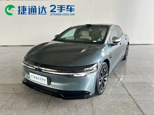 2025 Zeekr 007