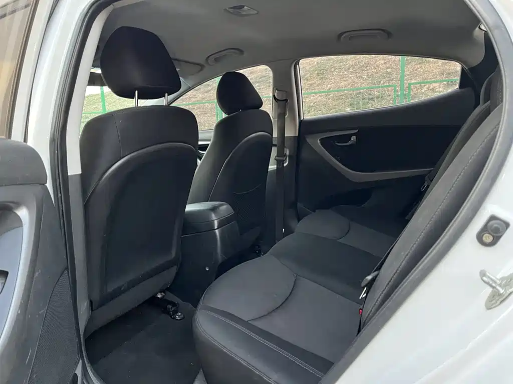 Hyundai Elantra Langdong 1.6L Auto Smart Type, фото 5