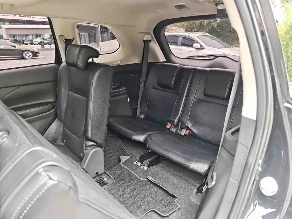 Mitsubishi Outlander (Import) — миниатюра 17