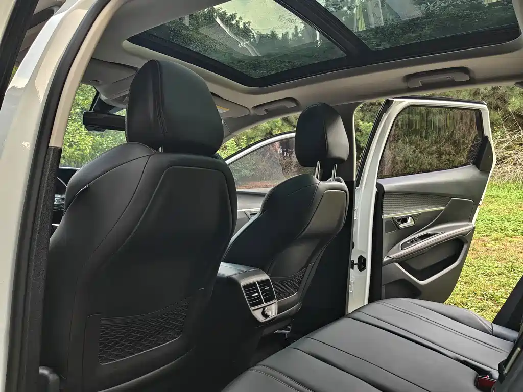 Peugeot 4008 — миниатюра 6