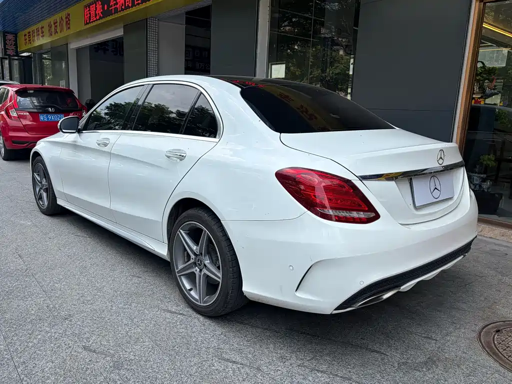 Mercedes-Benz C-Class — миниатюра 7