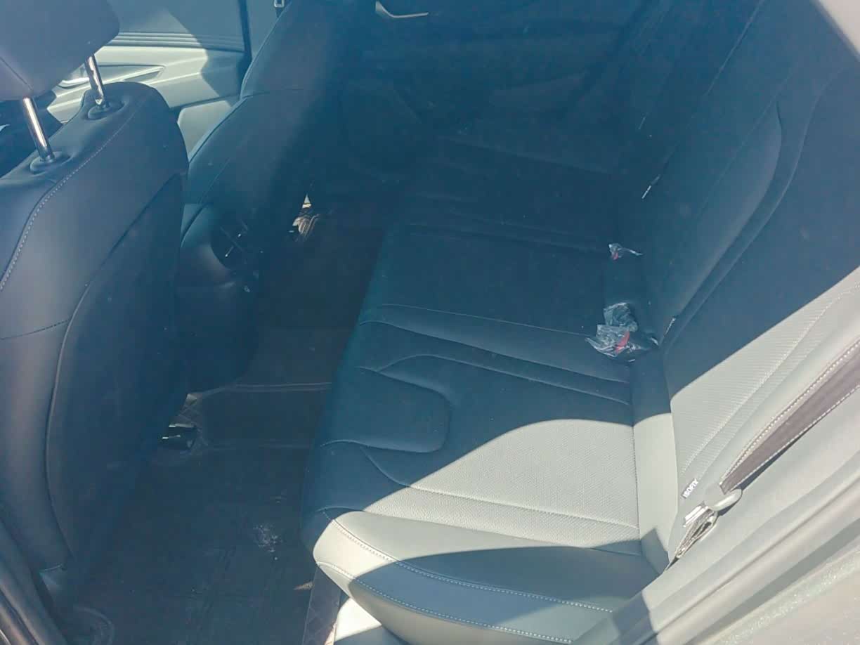 Hyundai Elantra 1.5 л 2025 г. Зелёный, пробег 7000 км