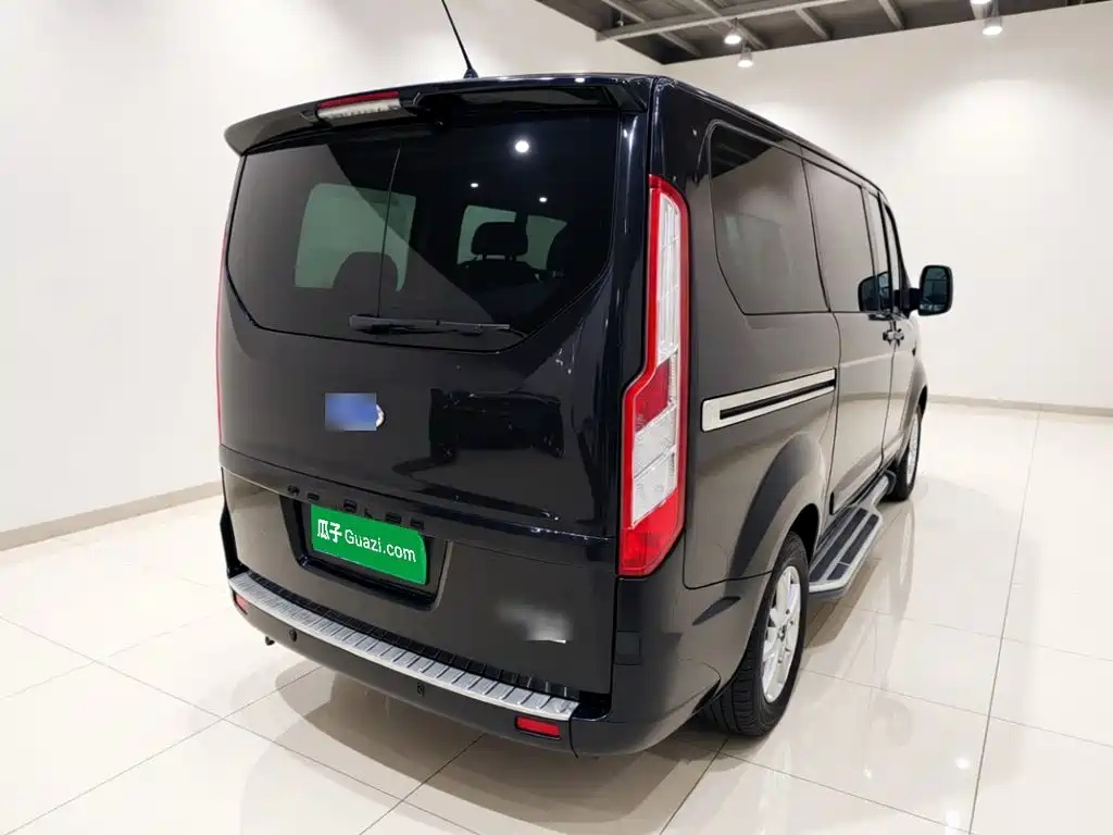 Ford Tourneo — миниатюра 6