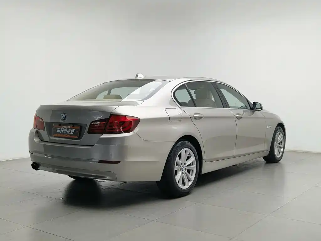 BMW 5 Series — миниатюра 2