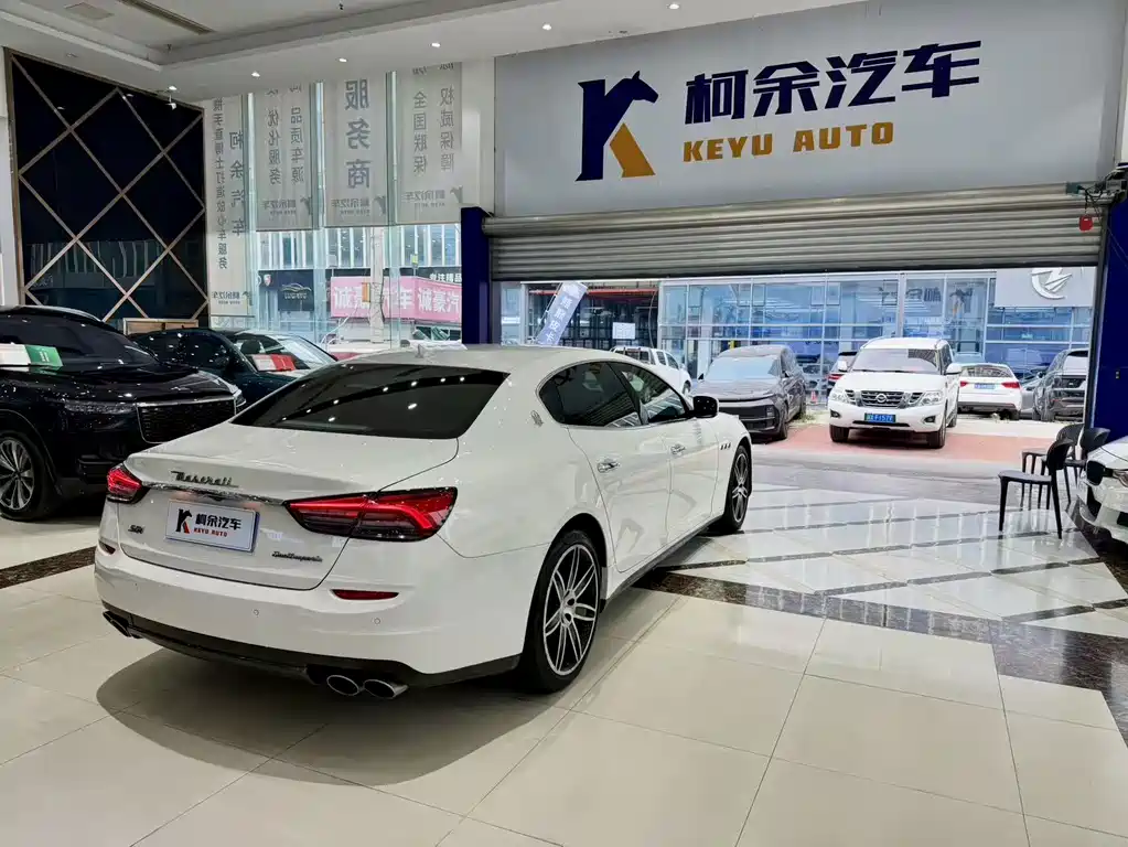 Maserati Quattroporte — миниатюра 13