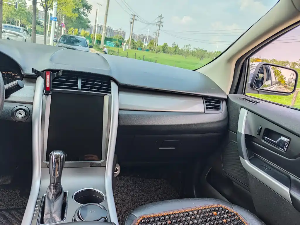 Ford Edge (Import) — миниатюра 13