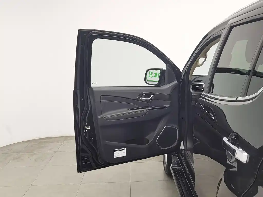 Isuzu MU-X — миниатюра 8