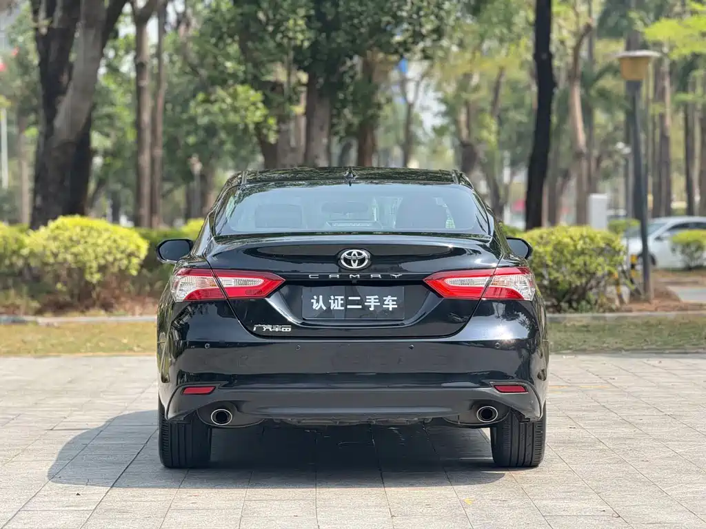 TOYOTA CAMRY