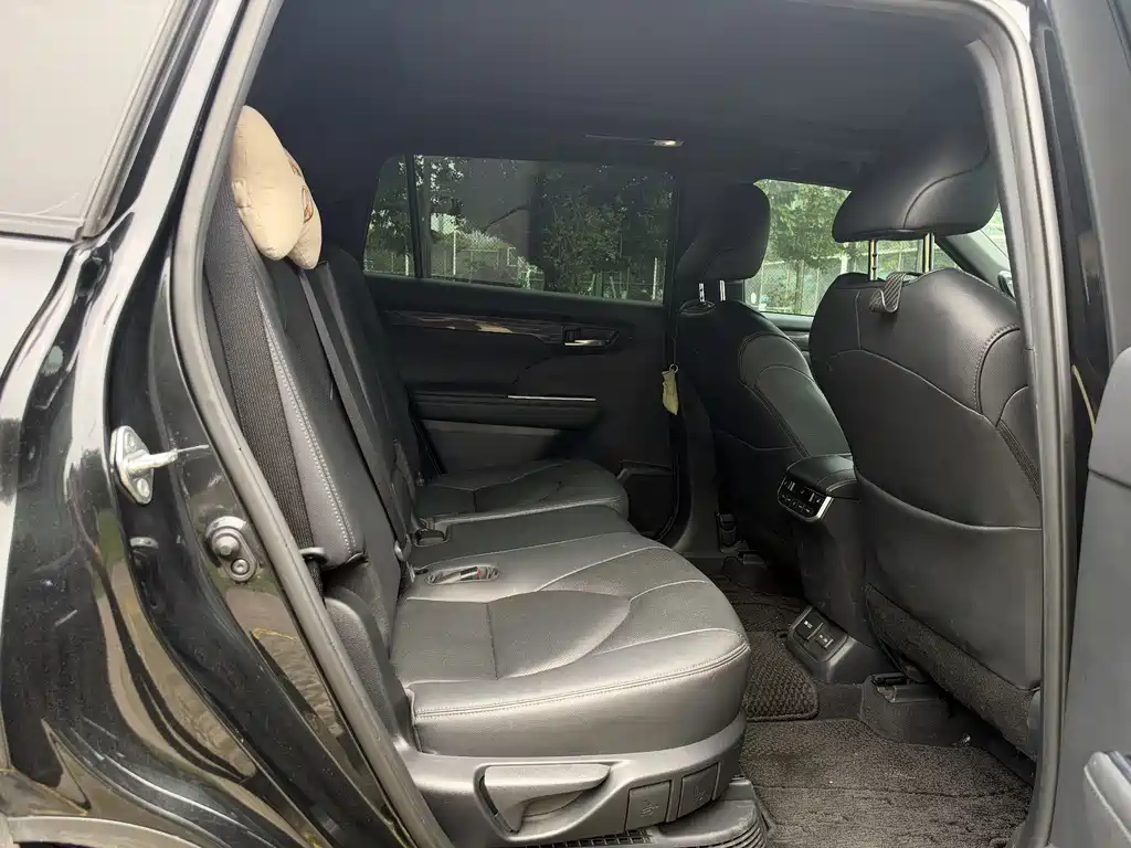Toyota Crown Kluger — миниатюра 16