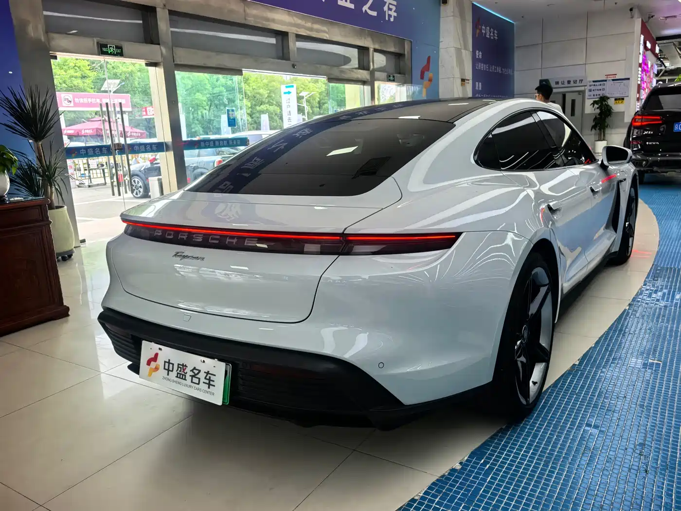 Porsche Taycan