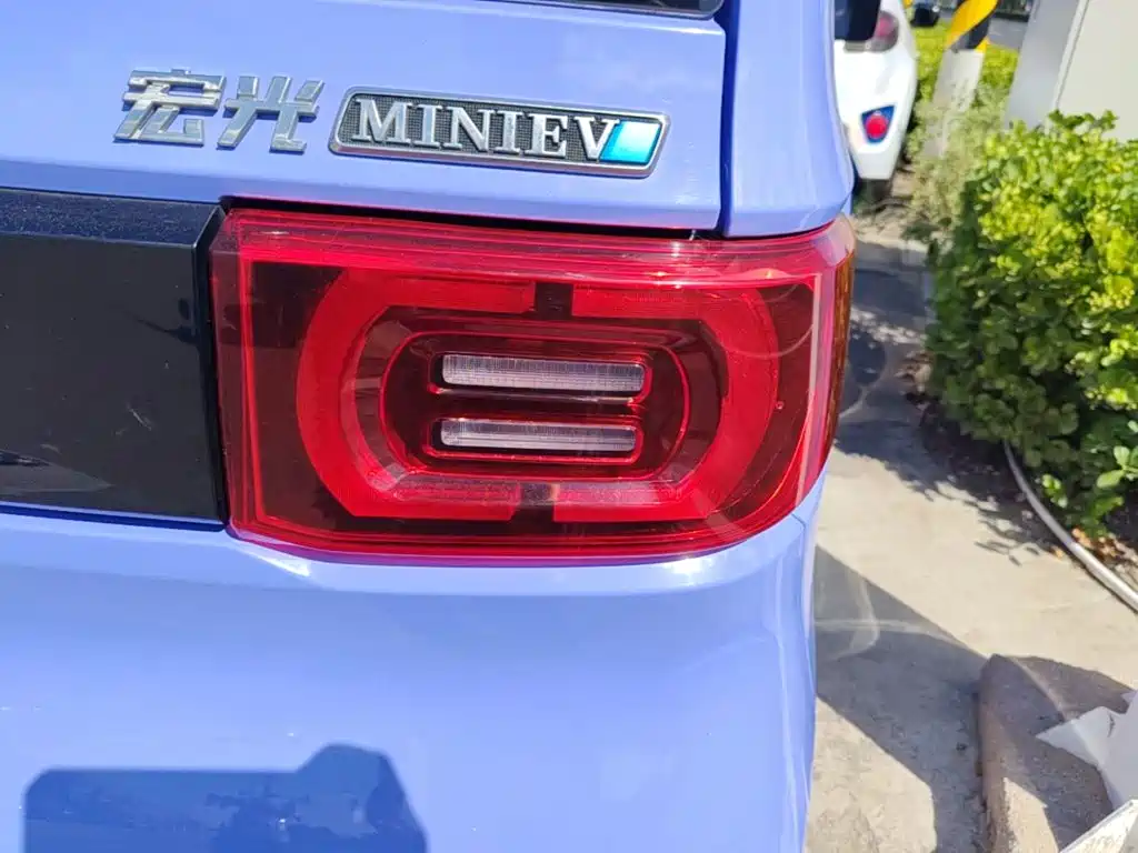 Wuling MINIEV — миниатюра 8