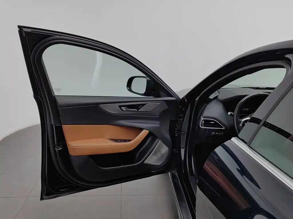 Jaguar XEL — миниатюра 8