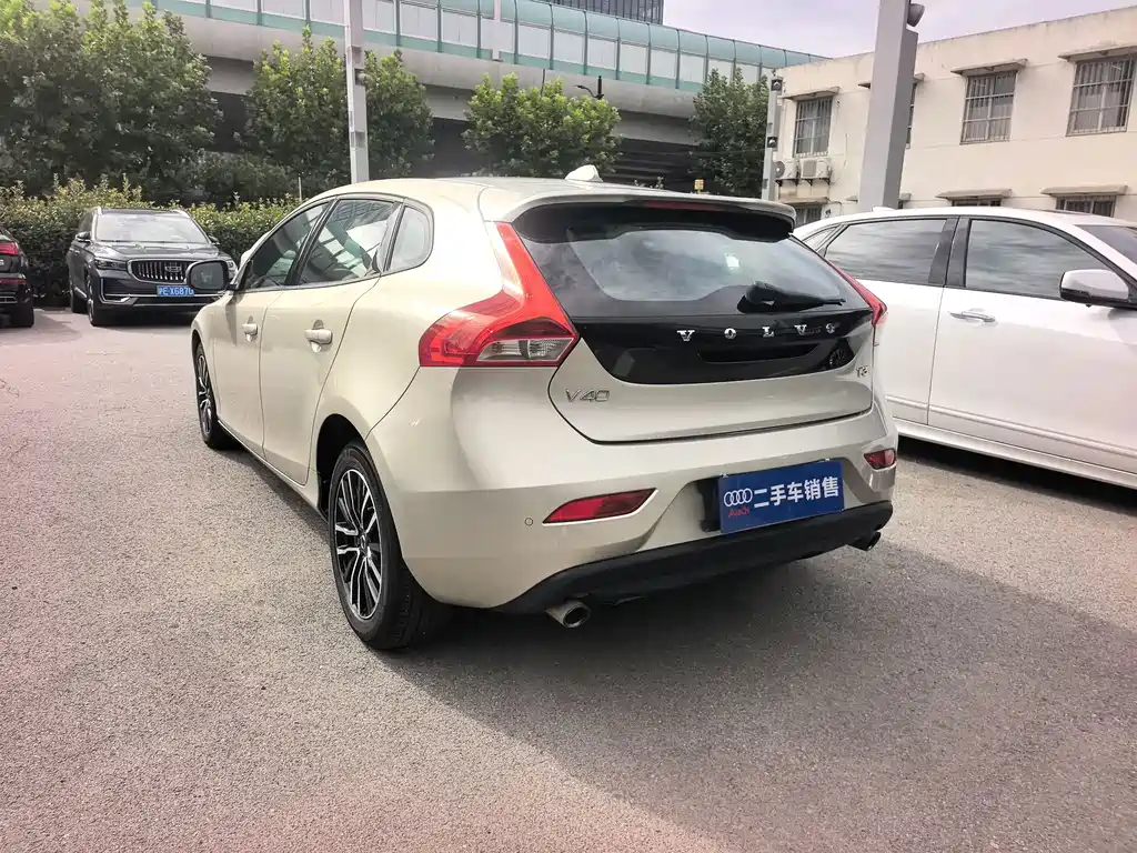 Volvo V40 — миниатюра 18