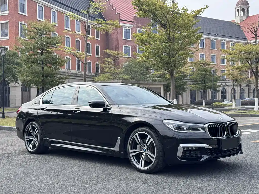 BMW 7 SERIES