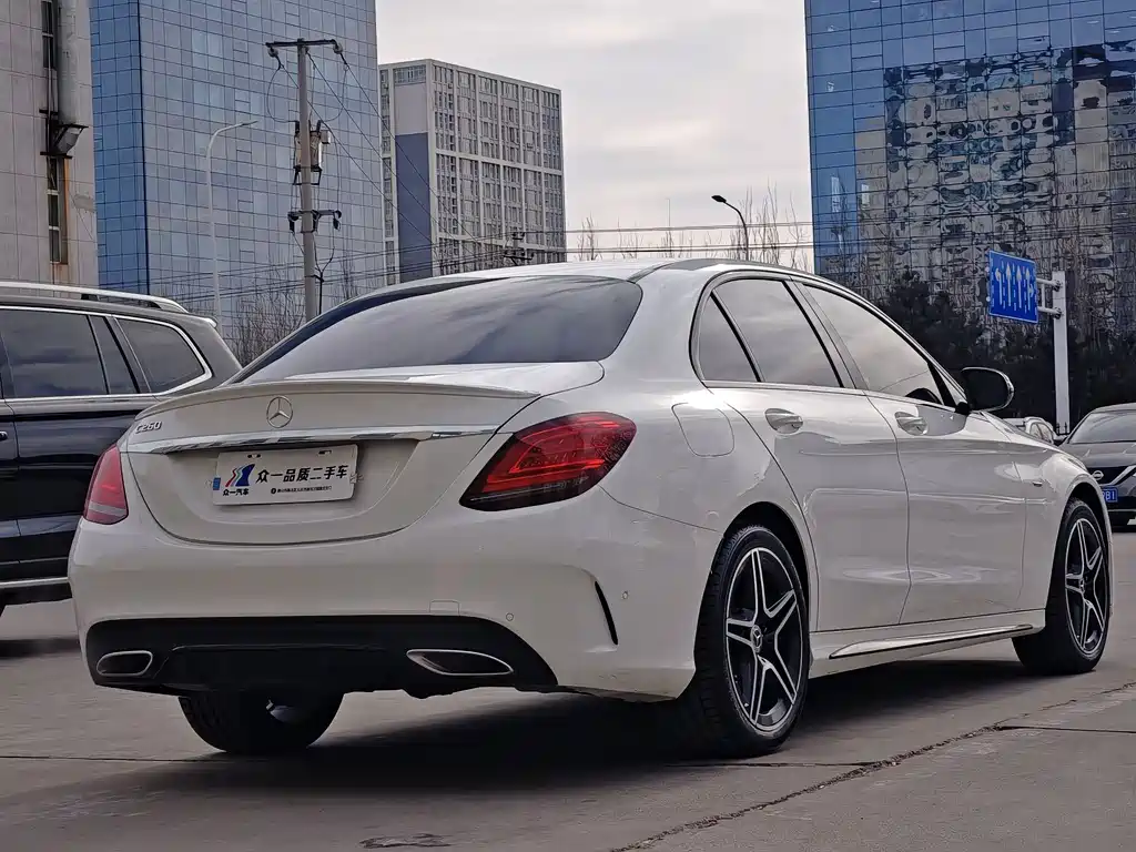 MERCEDES-BENZ C CLASS
