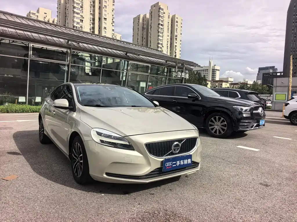 Volvo V40 — миниатюра 4
