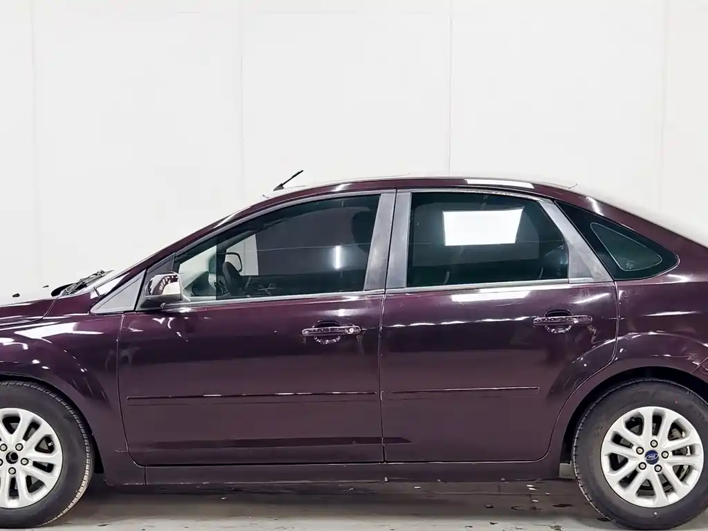 Ford Focus 2011 1.8L AT Fashion