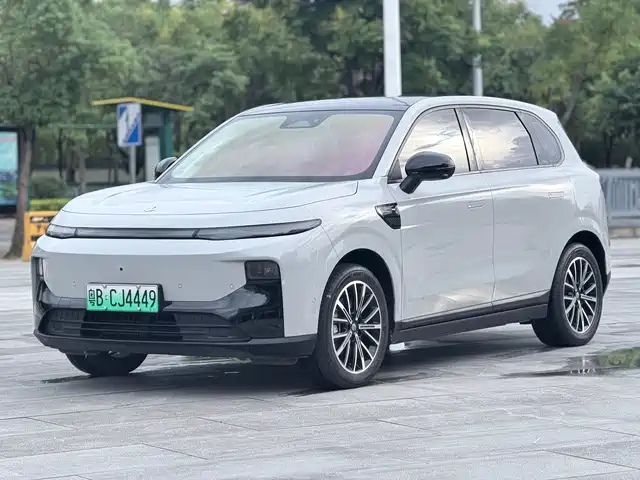 Leapmotor B10