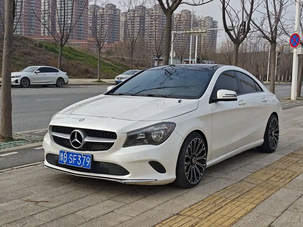 MERCEDES-BENZ CLA