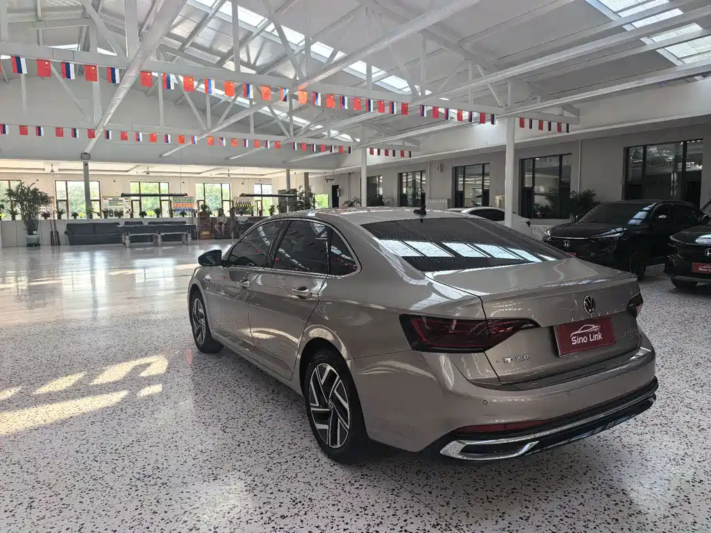Volkswagen Sagitar — миниатюра 5