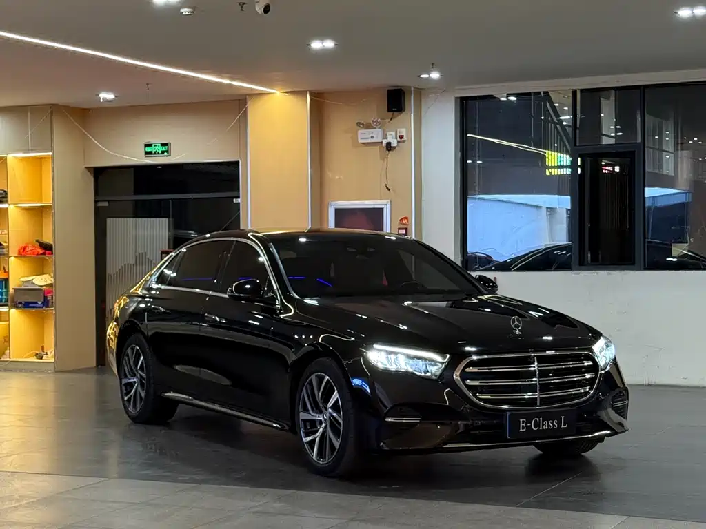 Mercedes-Benz E-Class — миниатюра 2