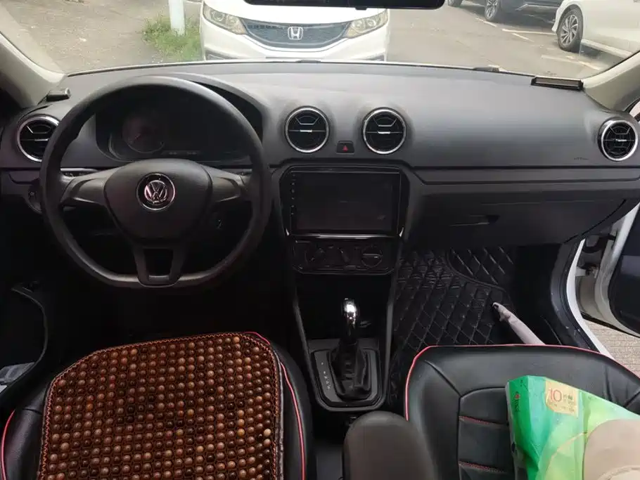 Volkswagen Jetta — миниатюра 12