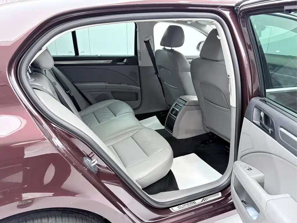 Skoda Superb 1.8TSI Auto Elegant Elite Edition, фото 21
