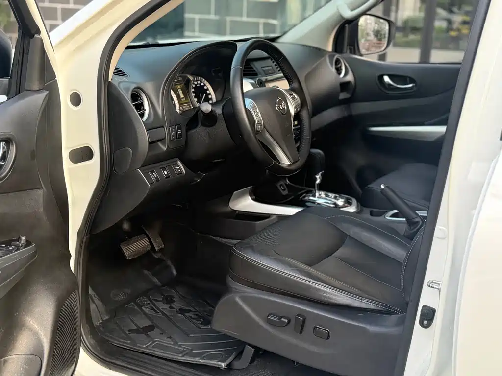Nissan Terra 2018 2.5L AT Flagship