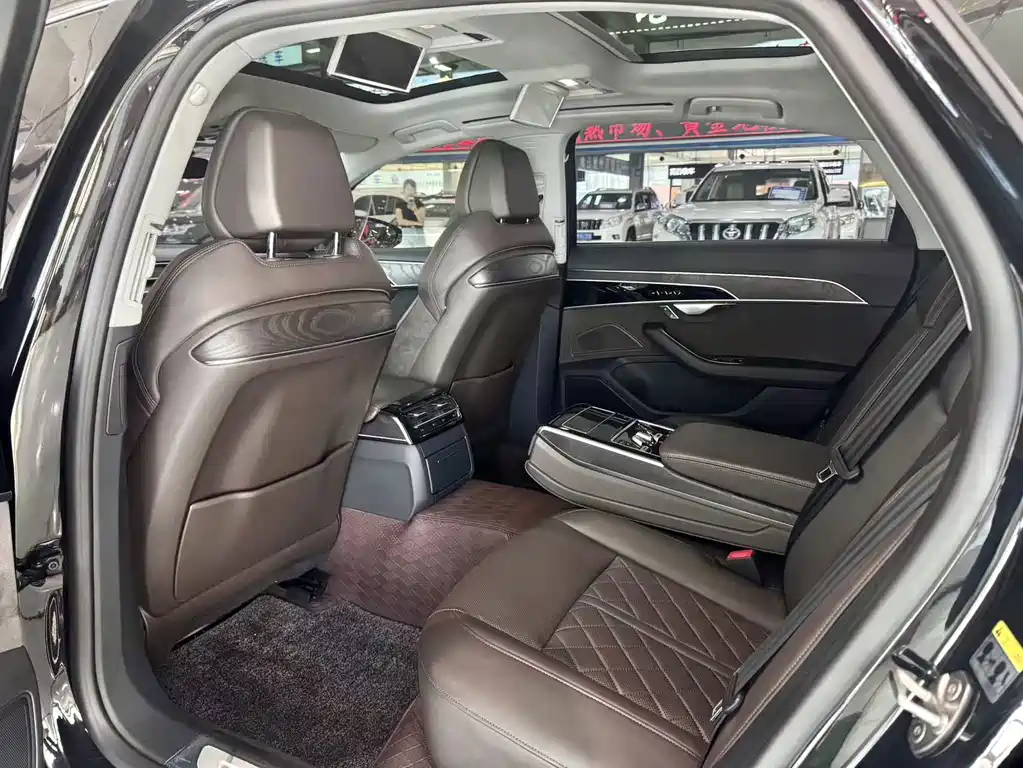 Audi A8 — миниатюра 6