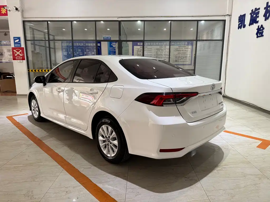 Toyota Corolla — миниатюра 6