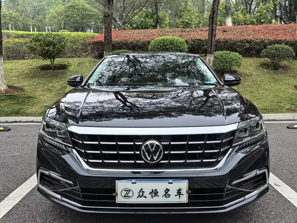 Volkswagen Passat 2021 330TSI Luxury