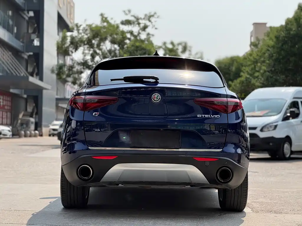Alfa Romeo Stelvio — миниатюра 7