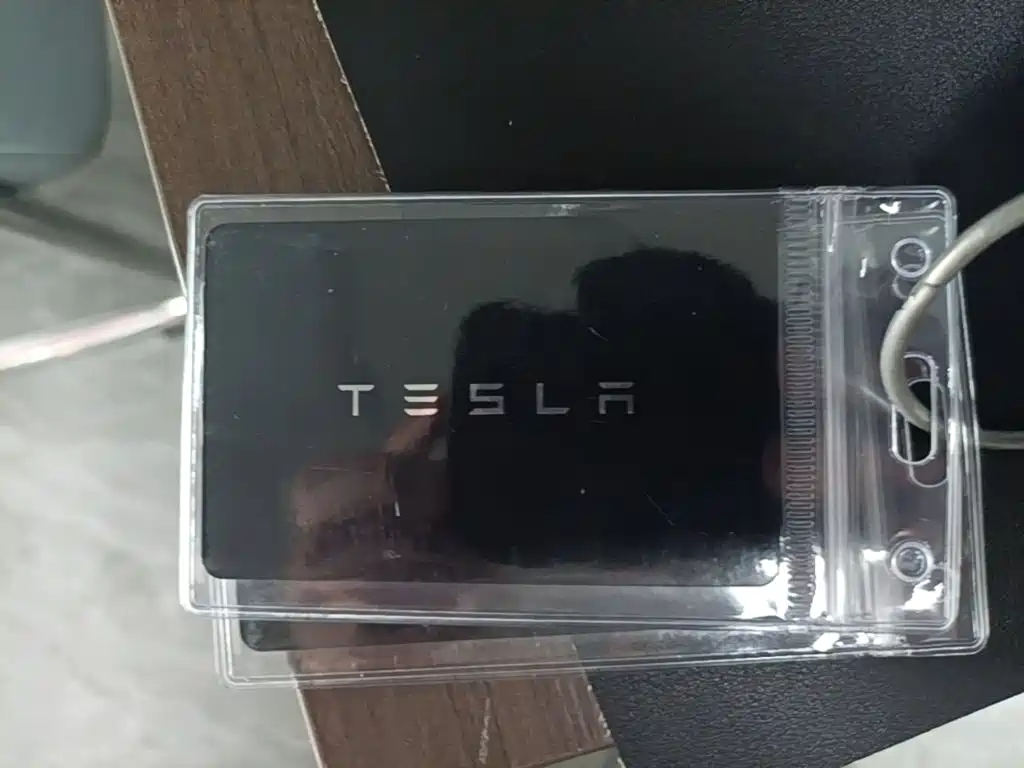 Tesla Model 3 — миниатюра 9