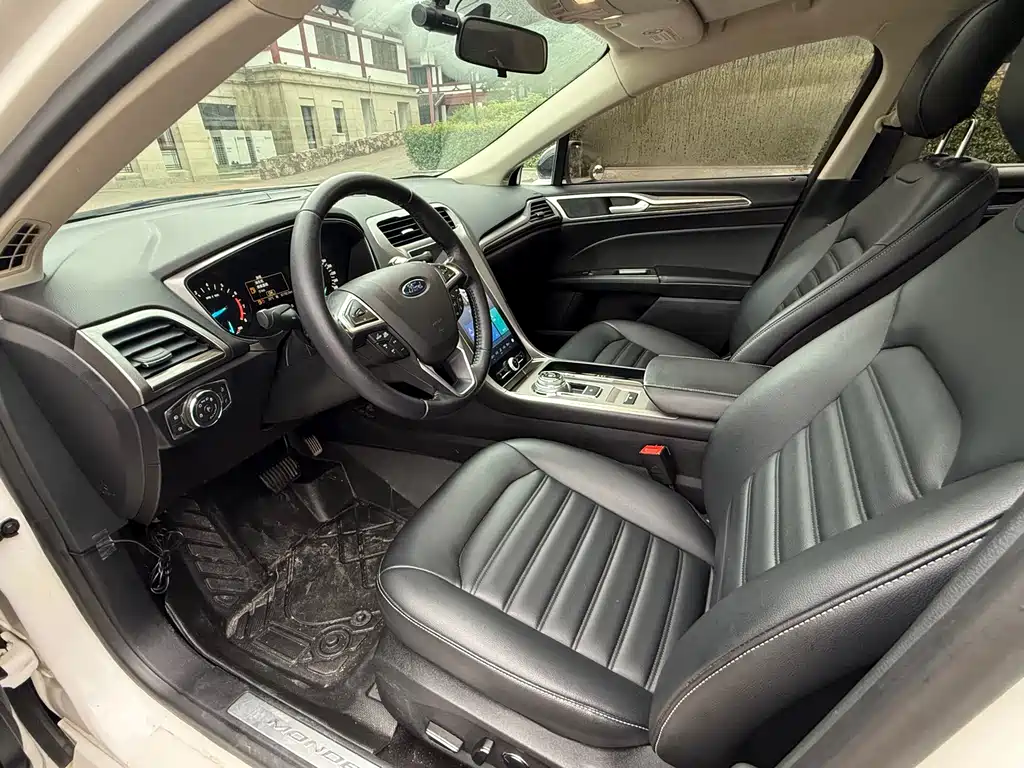 Ford Mondeo — миниатюра 7