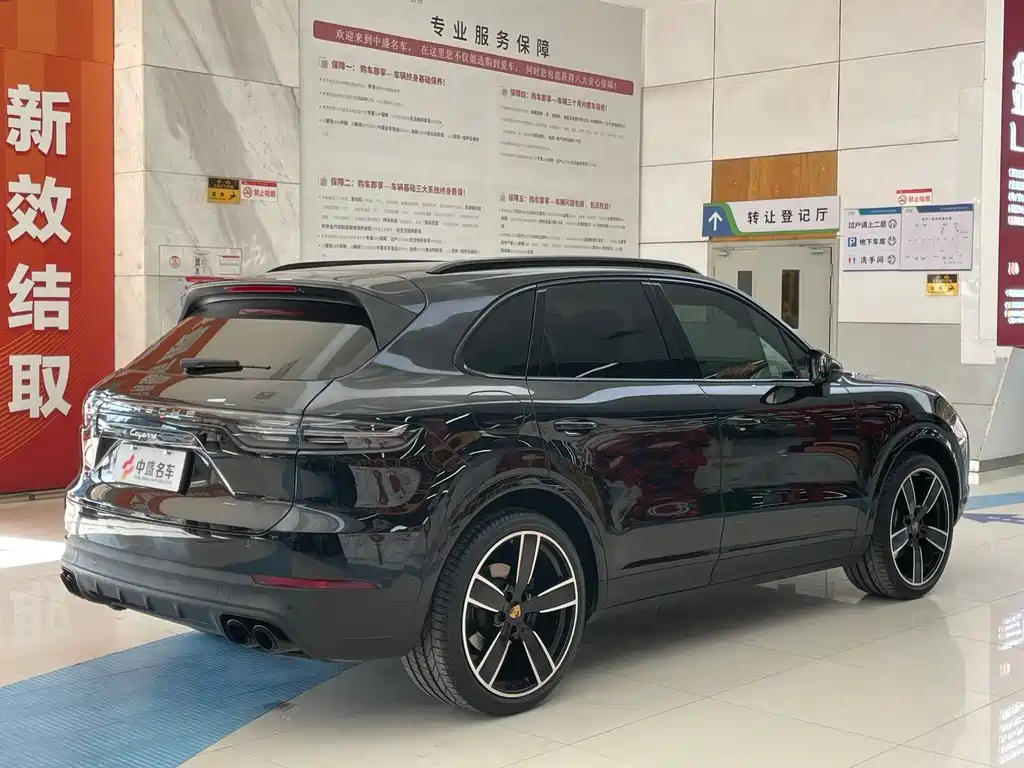 PORSCHE CAYENNE