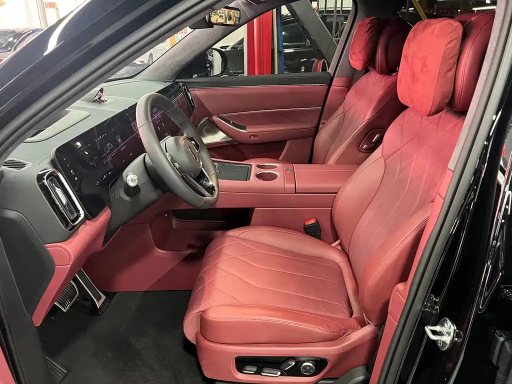 AITO ASK THE WORLD M8