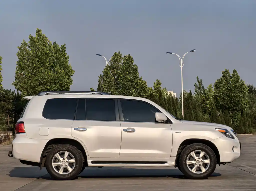 Lexus LX — миниатюра 7