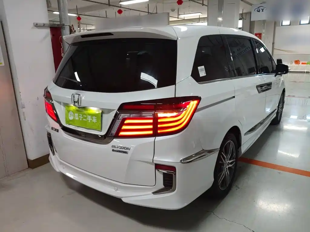 Honda Elysion — миниатюра 7
