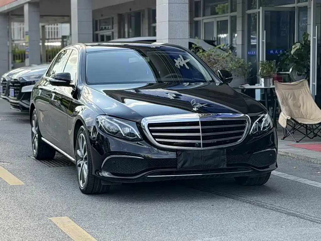 Mercedes-Benz E-Class — миниатюра 2