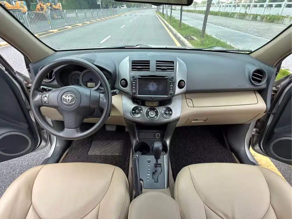Toyota RAV4 2013 2.0L AT