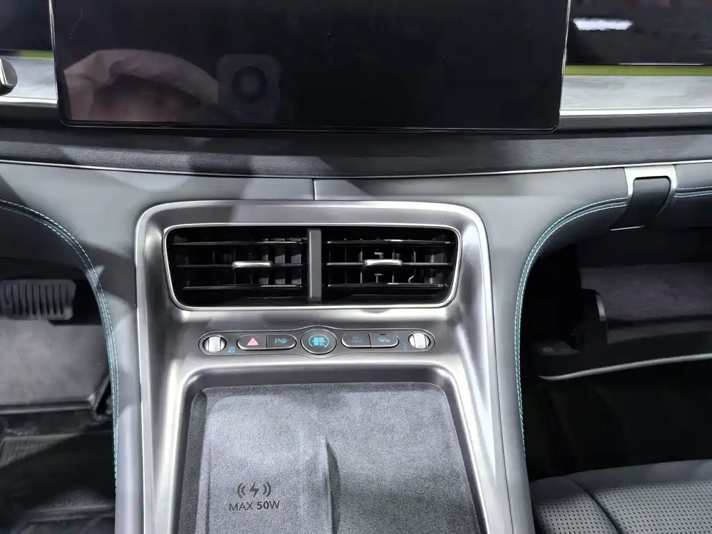 BYD SEA LION 07 DM I