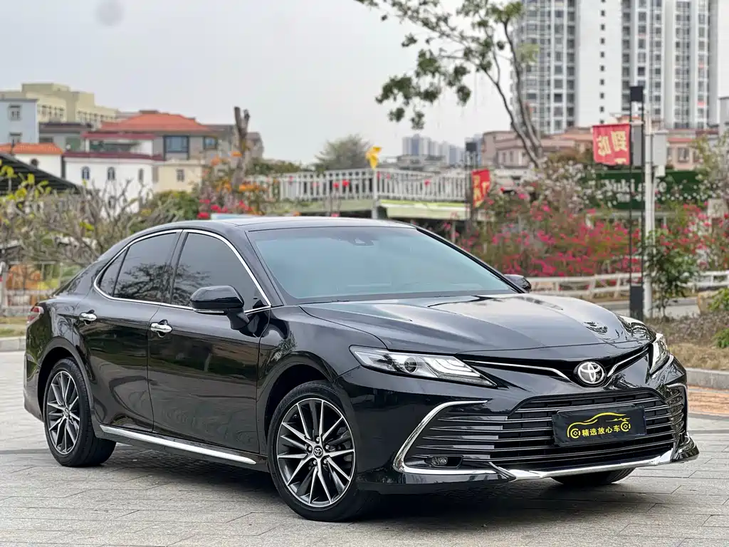 TOYOTA CAMRY