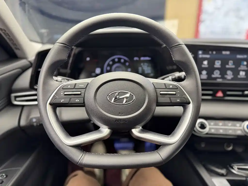 Hyundai Elantra — миниатюра 14
