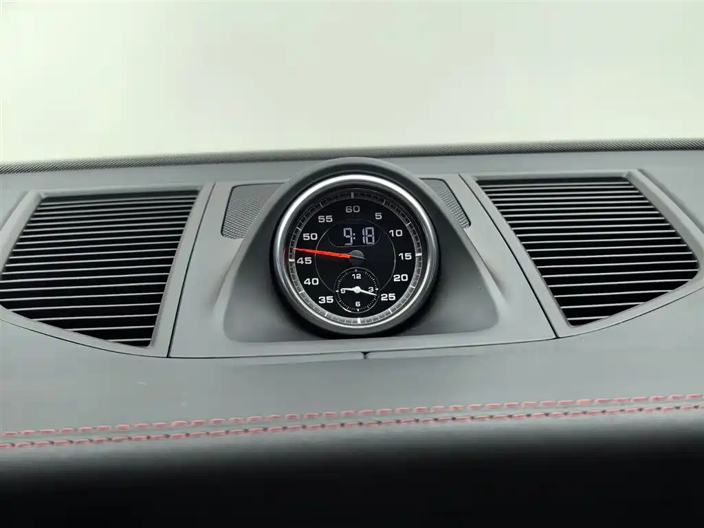 Porsche Macan — миниатюра 9