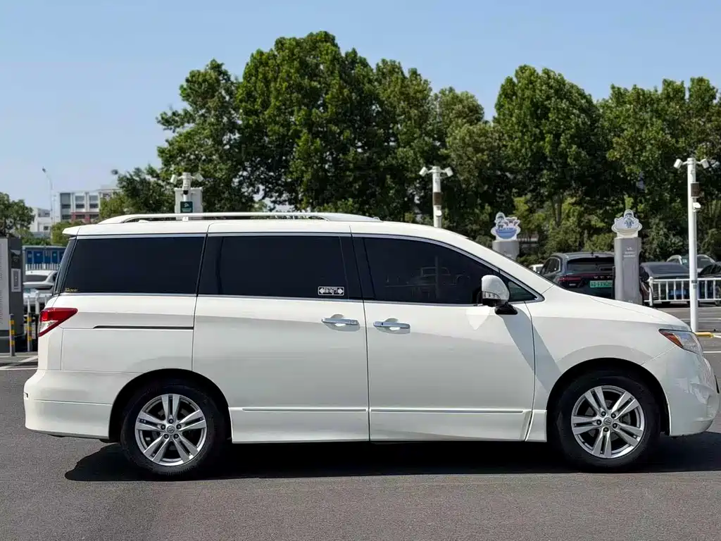 Nissan Quest — миниатюра 8