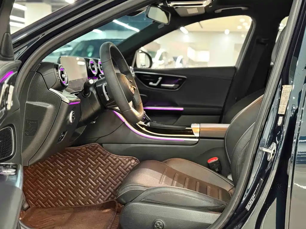 Mercedes-Benz C-Class — миниатюра 6