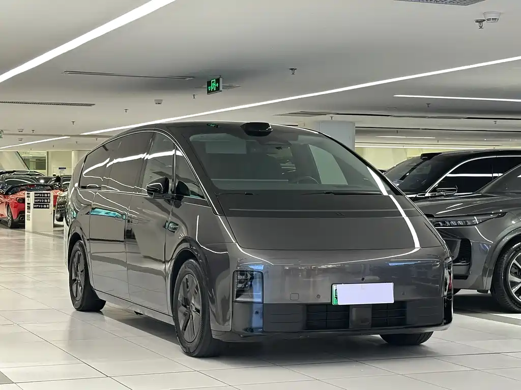 Li Auto MEGA 2024 Ultra