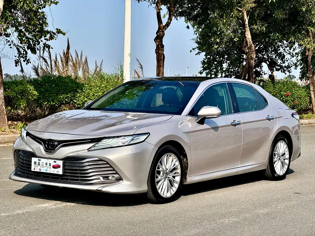 TOYOTA CAMRY