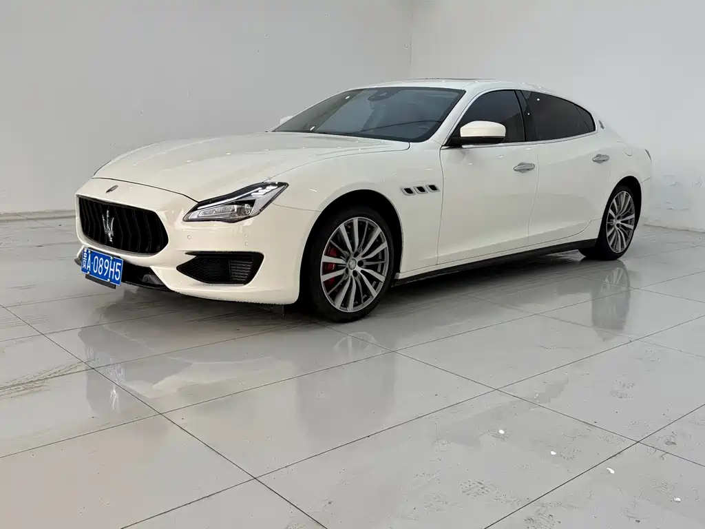 Maserati Quattroporte